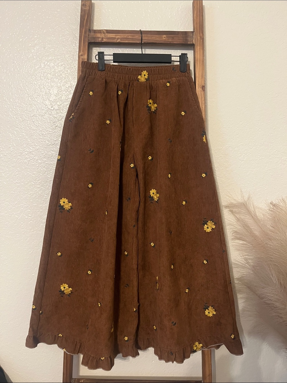 Wide leg corduroy embroidered pants - Picture 2 of 9